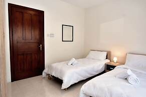 Bright Spacious 2 Bedroom With Marina View