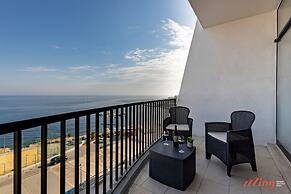 Stunning Seaviews Prime Location Lovely Home