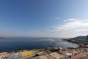 Stunning Seaviews Prime Location Lovely Home