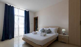 Stunning Seaviews Prime Location Lovely Home