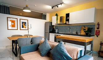 A Stylishly Chic Holiday Home With a Sofa bed