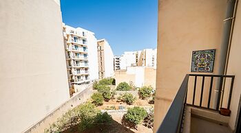 A Pretty Holiday Home Close to Sliema Seafront