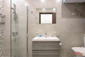 Luxurious Duplex Seafront Apt With Amazing Views