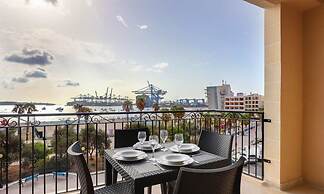 Luxurious Duplex Seafront Apt With Amazing Views