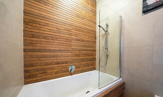 Elegance Excitement Luxury Downtown Escape