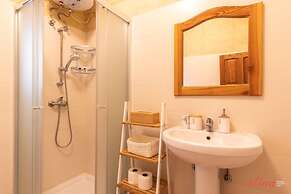 Pet Friendly Penthouse Rooftop Jacuzzi With Views