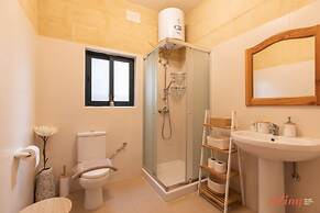 Pet Friendly Penthouse Rooftop Jacuzzi With Views