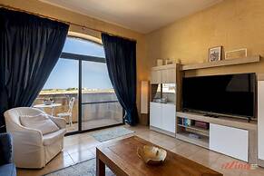 Pet Friendly Penthouse Rooftop Jacuzzi With Views