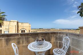 Pet Friendly Penthouse Rooftop Jacuzzi With Views