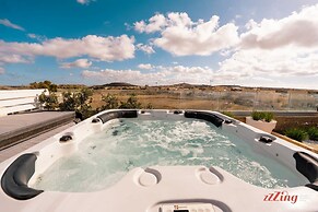 Pet Friendly Penthouse Rooftop Jacuzzi With Views