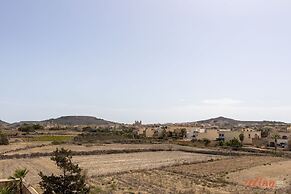 Pet Friendly Penthouse Rooftop Jacuzzi With Views