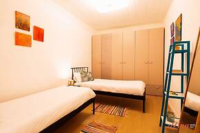 Glamorous Apartment With Panoramic Green Views