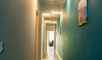 Glamorous Apartment With Panoramic Green Views