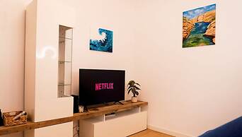 Glamorous Apartment With Panoramic Green Views