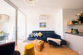 Glamorous Apartment With Panoramic Green Views