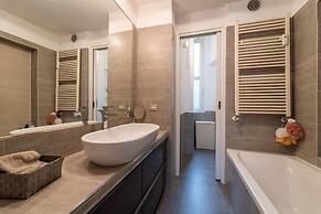 Isola Cozy Apartment by Wonderful Italy