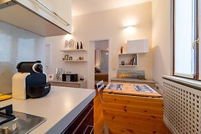 Isola Cozy Apartment by Wonderful Italy