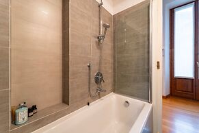 Isola Cozy Apartment by Wonderful Italy