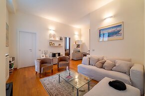 Isola Cozy Apartment by Wonderful Italy