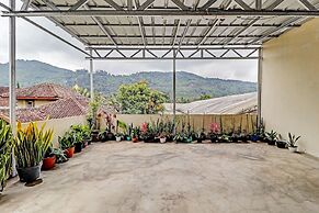 OYO 90454 Adinda Homestay Cibodas Lembang