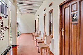 OYO 90454 Adinda Homestay Cibodas Lembang