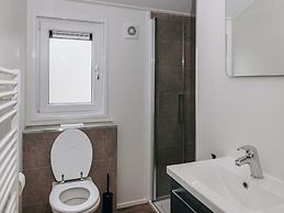 Nice Chalet With ac and Sloop