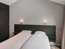 Nice Chalet With ac and Sloop