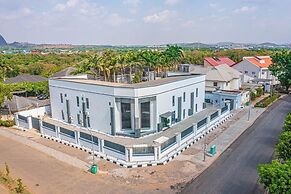 Stay And Homely Quintessential Hotel