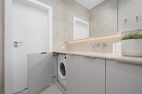 Modern Studio Warsaw by Renters Prestige