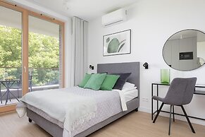 Modern Studio Warsaw by Renters Prestige
