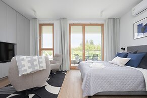 Modern Studio Warsaw by Renters Prestige