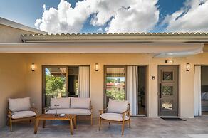 Phos Elegant Residences by Konnect, 400m to the beach