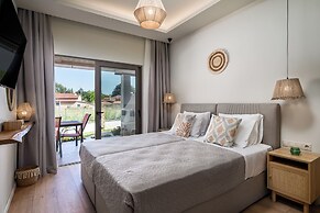 Phos Elegant Residences by Konnect, 400m to the beach