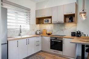 Phos Elegant Residences by Konnect, 400m to the beach