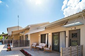 Phos Elegant Residences by Konnect, 400m to the beach