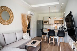 Phos Elegant Residences by Konnect, 400m to the beach