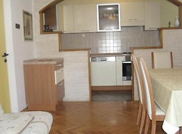 Apartments White House