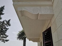 Apartments White House