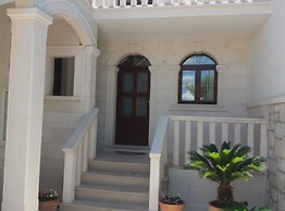 Apartments White House