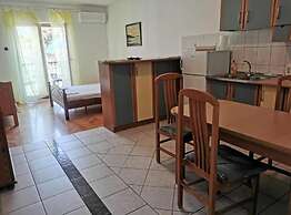 Apartments White House