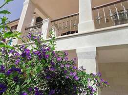 Apartments White House