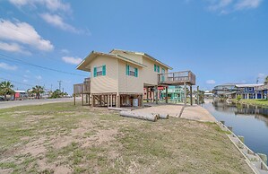 Gulf of Mexico Beach Cottage: Walk to Boat Ramp!