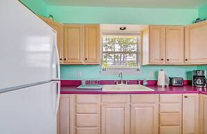 Gulf of Mexico Beach Cottage: Walk to Boat Ramp!