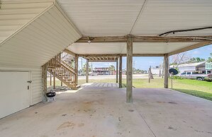 Gulf of Mexico Beach Cottage: Walk to Boat Ramp!