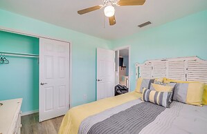 Gulf of Mexico Beach Cottage: Walk to Boat Ramp!