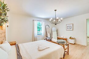 Hot Tub + Fire Pit: Peaceful Gatlinburg Getaway!