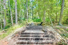 Hot Tub + Fire Pit: Peaceful Gatlinburg Getaway!