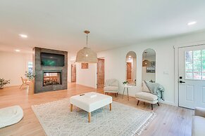 Hot Tub + Fire Pit: Peaceful Gatlinburg Getaway!