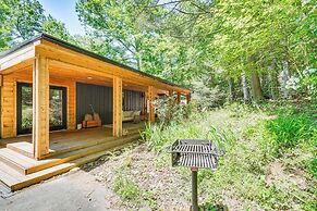 Hot Tub + Fire Pit: Peaceful Gatlinburg Getaway!