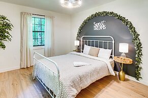 Hot Tub + Fire Pit: Peaceful Gatlinburg Getaway!